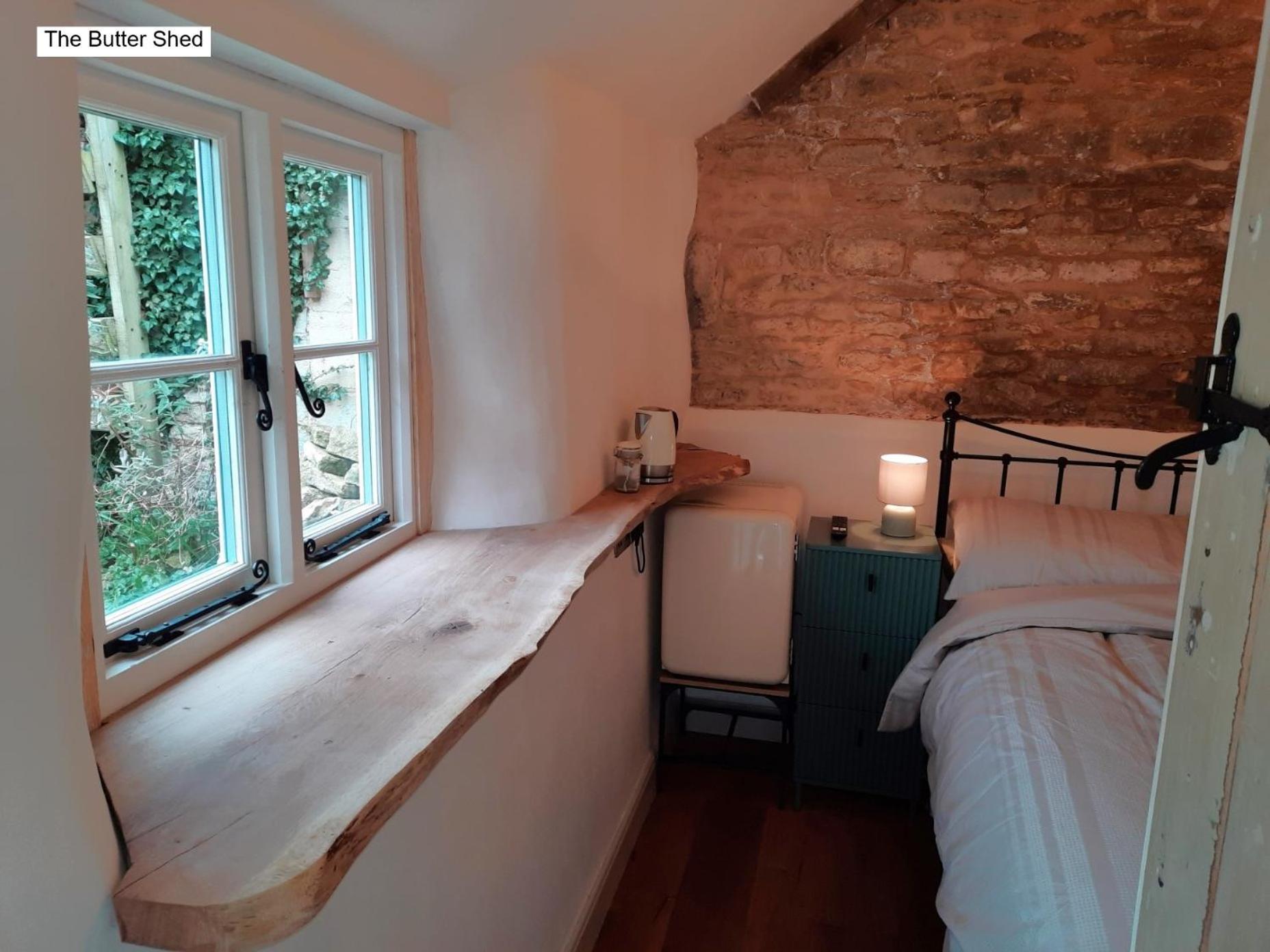 Cotswold Cottage Bed & Breakfast Luckington Zewnętrze zdjęcie